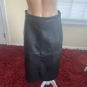 express skirt (polyester with polyurethane) size 4
